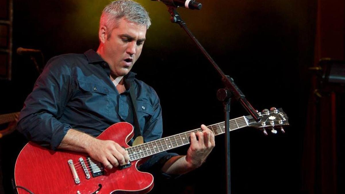 Taylor Hicks will bring his brand of rock n soul to the Island View Casino in Gulfport on Saturday.
