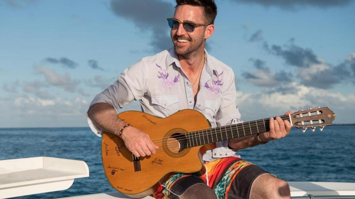 Country singer-songwriter Jake Owen will on the beach in Biloxi in October when he plays The Great Lawn at Harrah’s Gulf Coast.