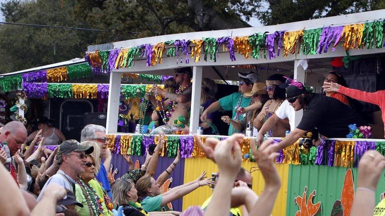 How not to be a jerk at the upcoming Mardi Gras parades