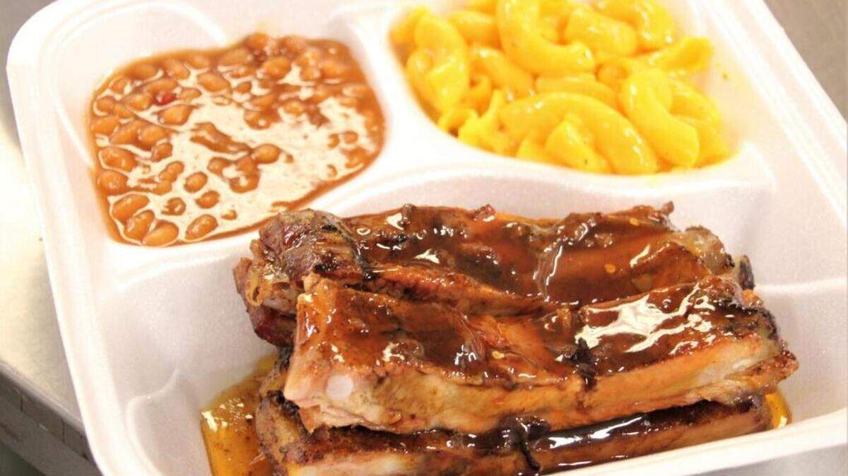 The rib plate at McInnis’s 12 Bone BBQ in North Gulfport.