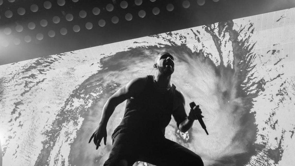 Drake performs at the Smoothie King Center in New Orleans on Friday, Sept. 2, 2016