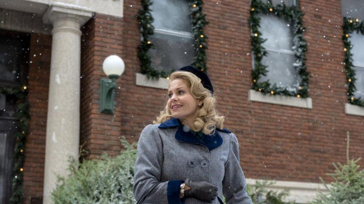 Candace Cameron Bure stars in ‘Journey Back to Christmas.’ The Hallmark original film, first aired in 2016, is part of Hallmark Channel’s Countdown to Christmas. It will air again at 8 p.m. Oct. 31 (Central).