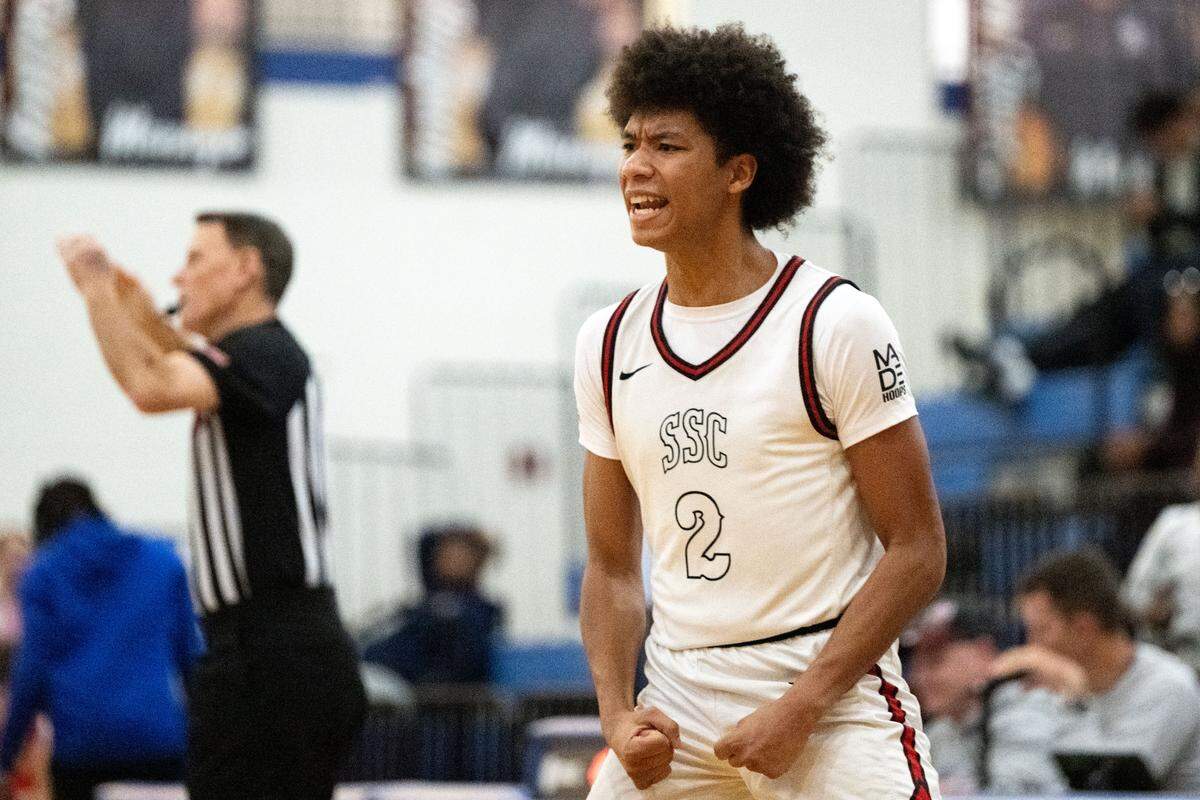 Saint Stanislaus' Alan Gilliam (2) celebrates scoring during a boys Gulfport Holiday Classic game at Gulfport High School on Monday, Dec. 29, 2025.