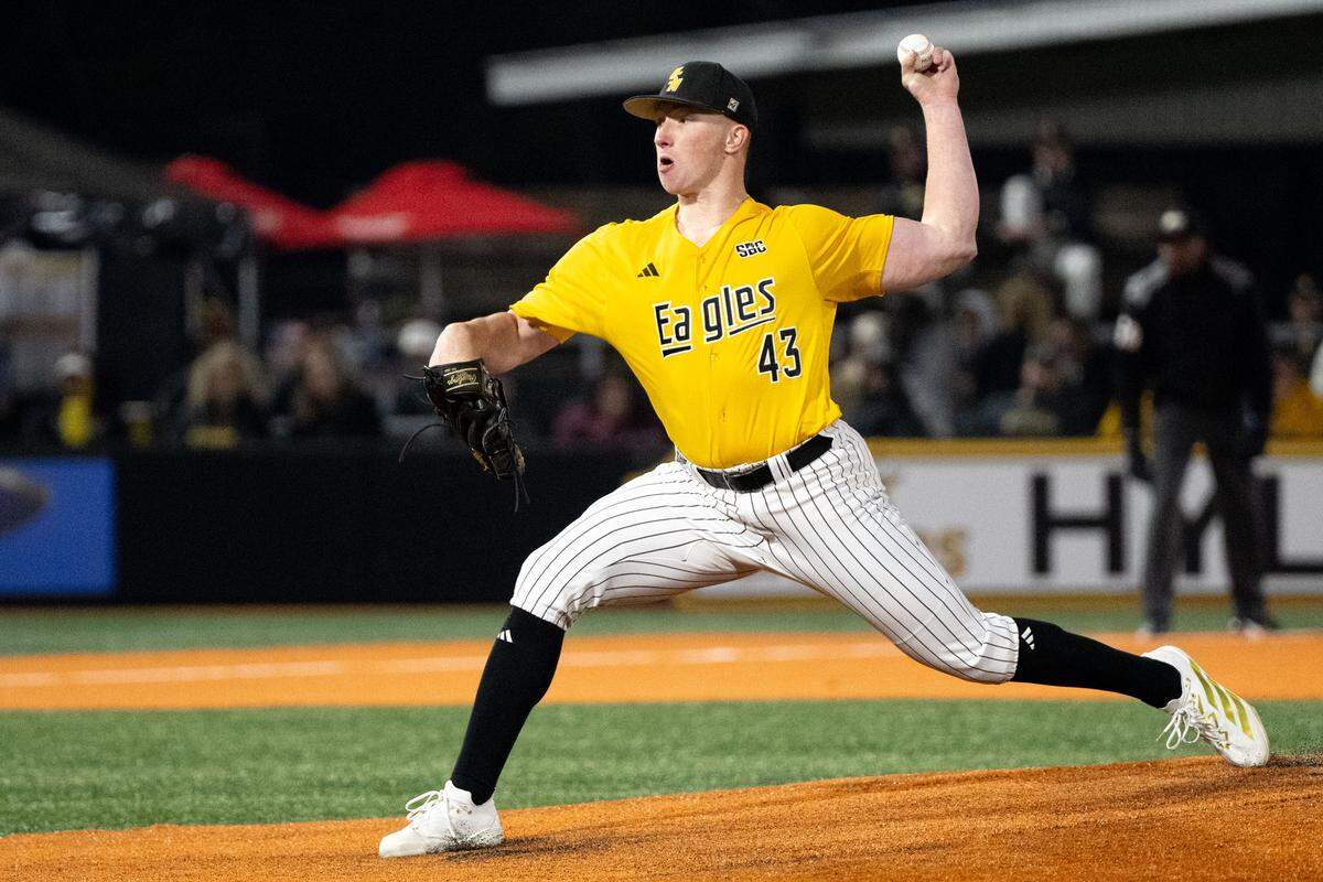 Southern Miss left-handed pitcher Bruce Littleton (43) pitches during a baseball game at Pete Taylor Park on Tuesday, February. 24, 2026.  Southern Mississippi won 14-4.