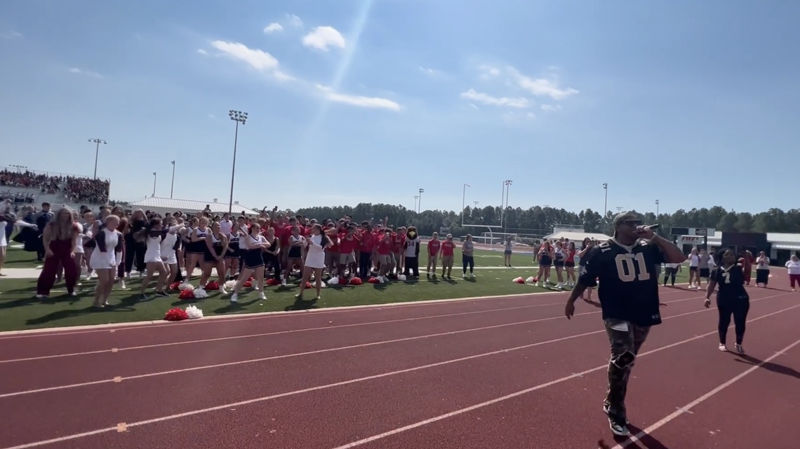 Rapper Choppa performs hit song and Who Dat chant during surprise visit to Hancock High