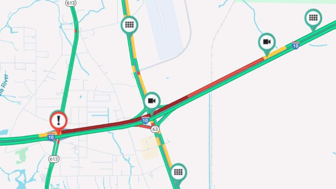 Crash, construction, weather causing delays on roads across South Mississippi