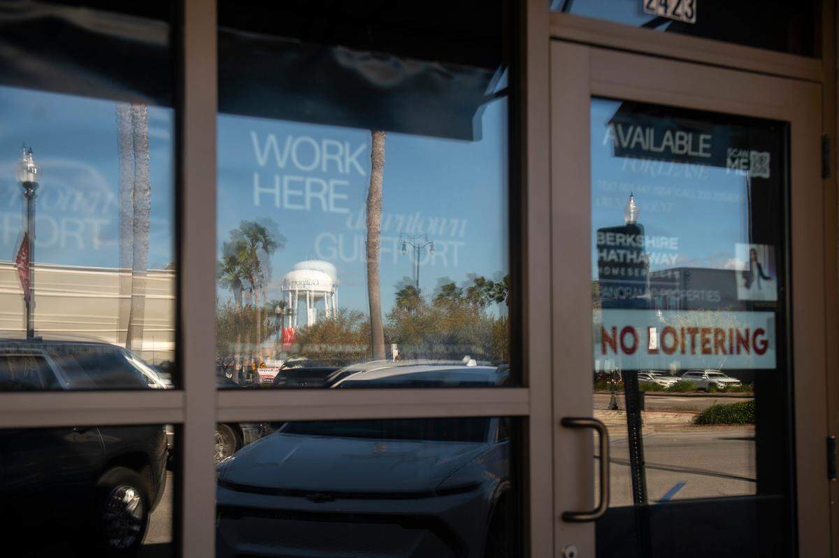 A building for lease in downtown Gulfport on Wednesday, Nov. 20, 2024.