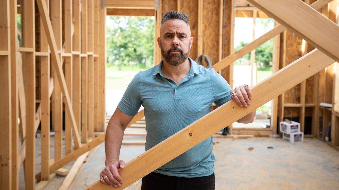 Famous storm chaser leaves Mississippi Coast fortress for a date with Hurricane Helene