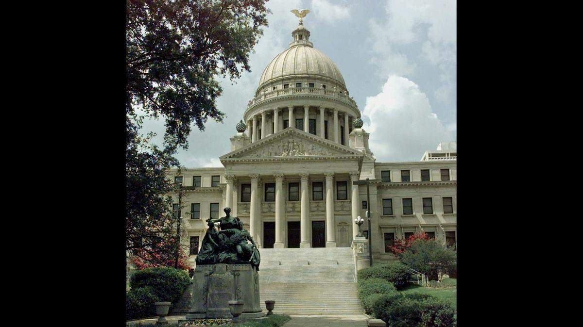 Prominent among the sights to see in Jackson, Miss., is the Mississippi State Capitol. Completed in 1903, the building exemplifies the beaux arts classical style of architecture.