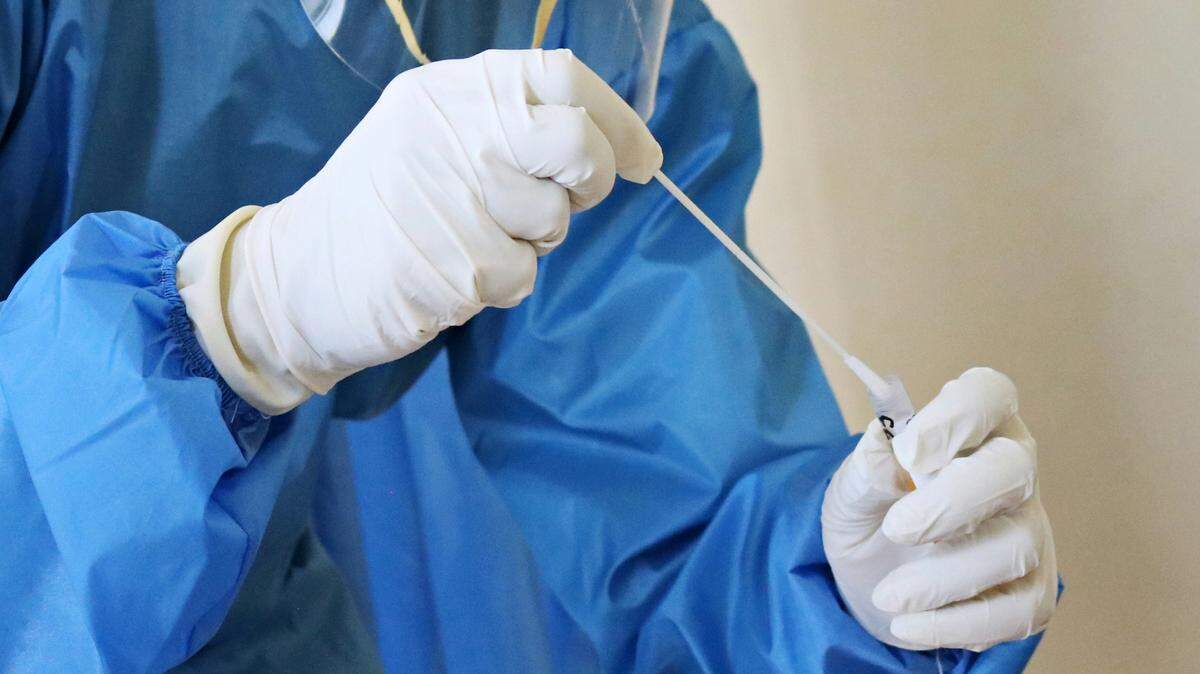 How do you know if you’re sick with COVID, flu or just allergies?