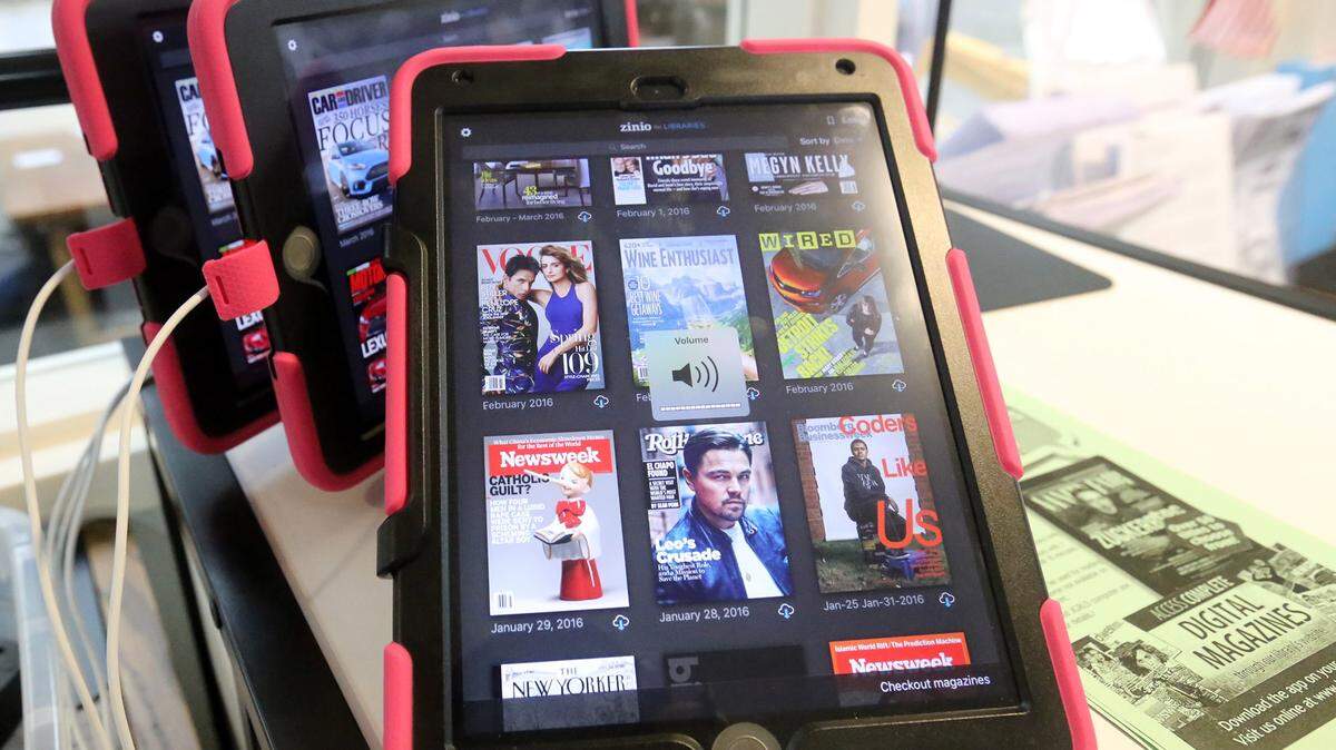 JOHN FITZHUGH/SUN HERALD 
 Gautier Public Library offers digital magazines on iPads among other digital options now available at Jackson County libraries.