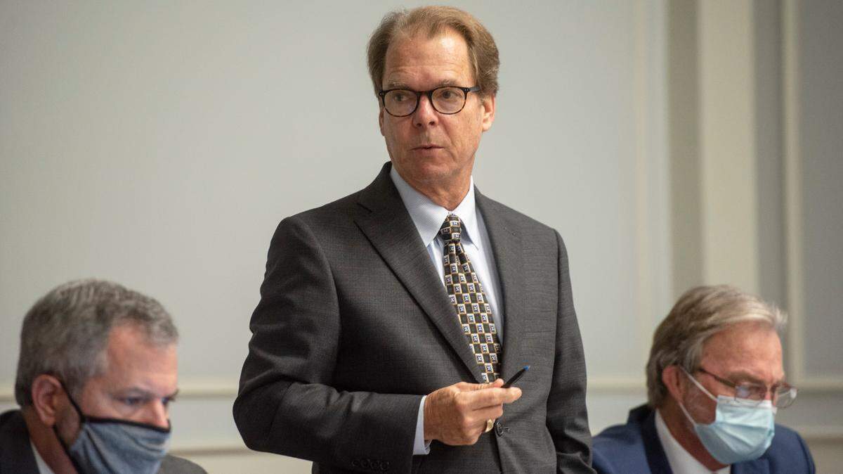 Gulfport Mayor Billy Hewes speaks before a city council meeting at Gulfport City Hall on Tuesday, Sept. 7, 2021.
