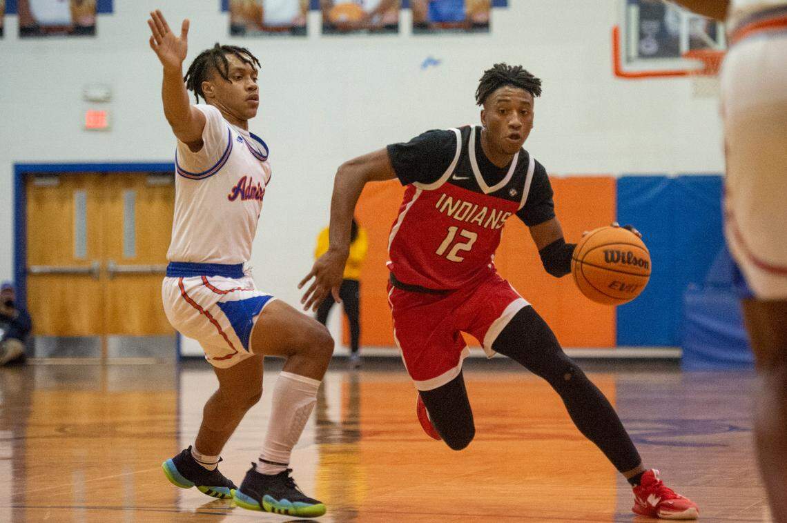 Biloxi’s Duran Parish runs the ball down the court during a game against Gulfport at Gulfport High School in Gulfport on Friday, Jan. 13, 2023.