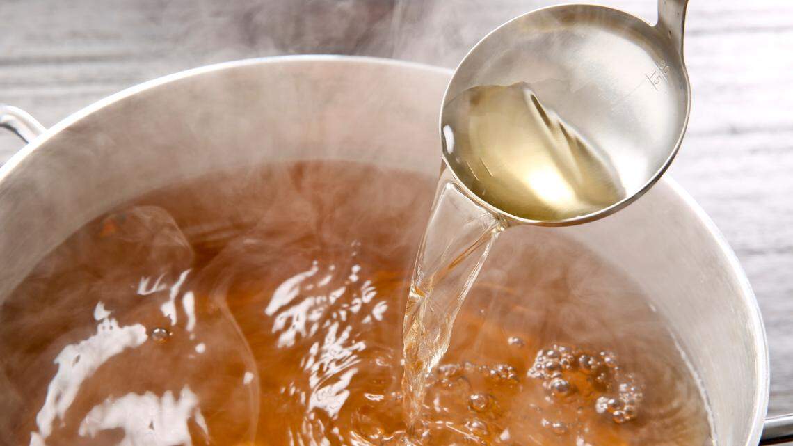 Healthy bone broth easy to make