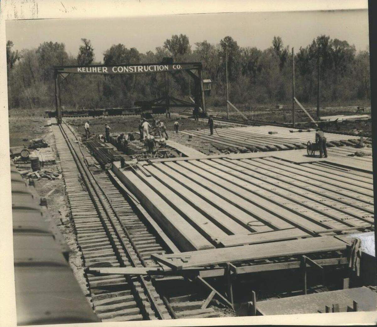 Bonnet Carré Spillway bridges under construction in 1934.