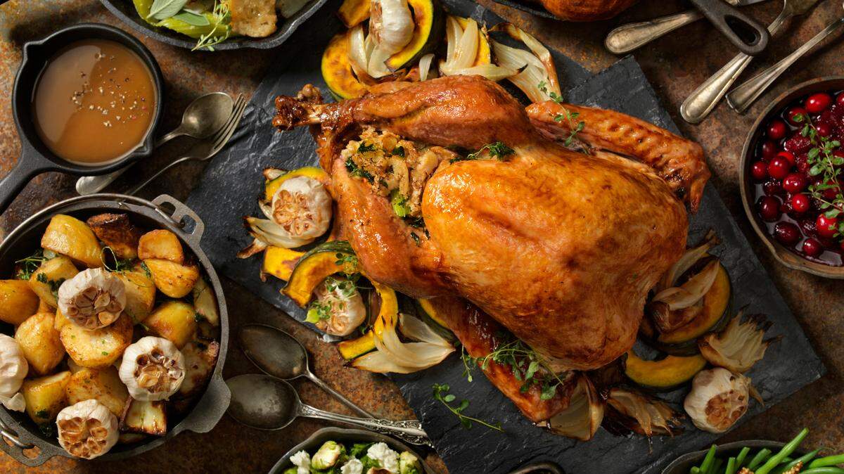 For the Thanksgiving feast, home cooks can prepare some favorite side dishes, such as cranberry sauce and gravy, in advance and freeze them.