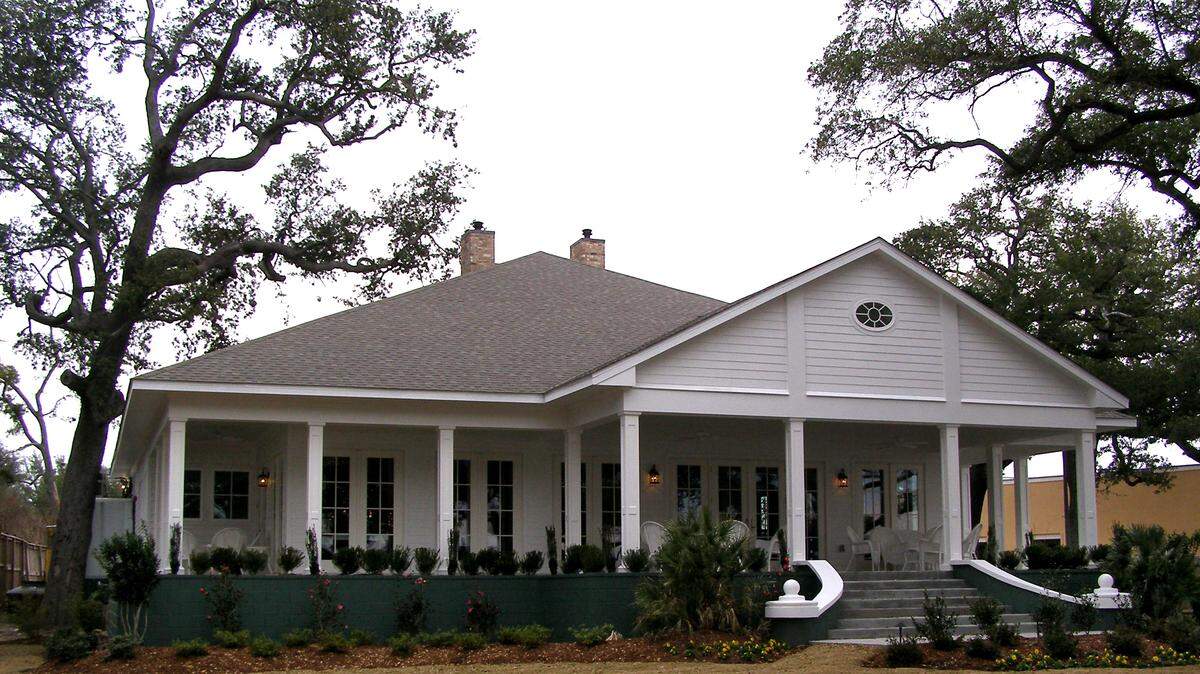 KAT BERGERON/SUN HERALD/FILE 
 The Chimneys restaurant is the site of a benefit for Feed My Sheep Monday in Gulfport.