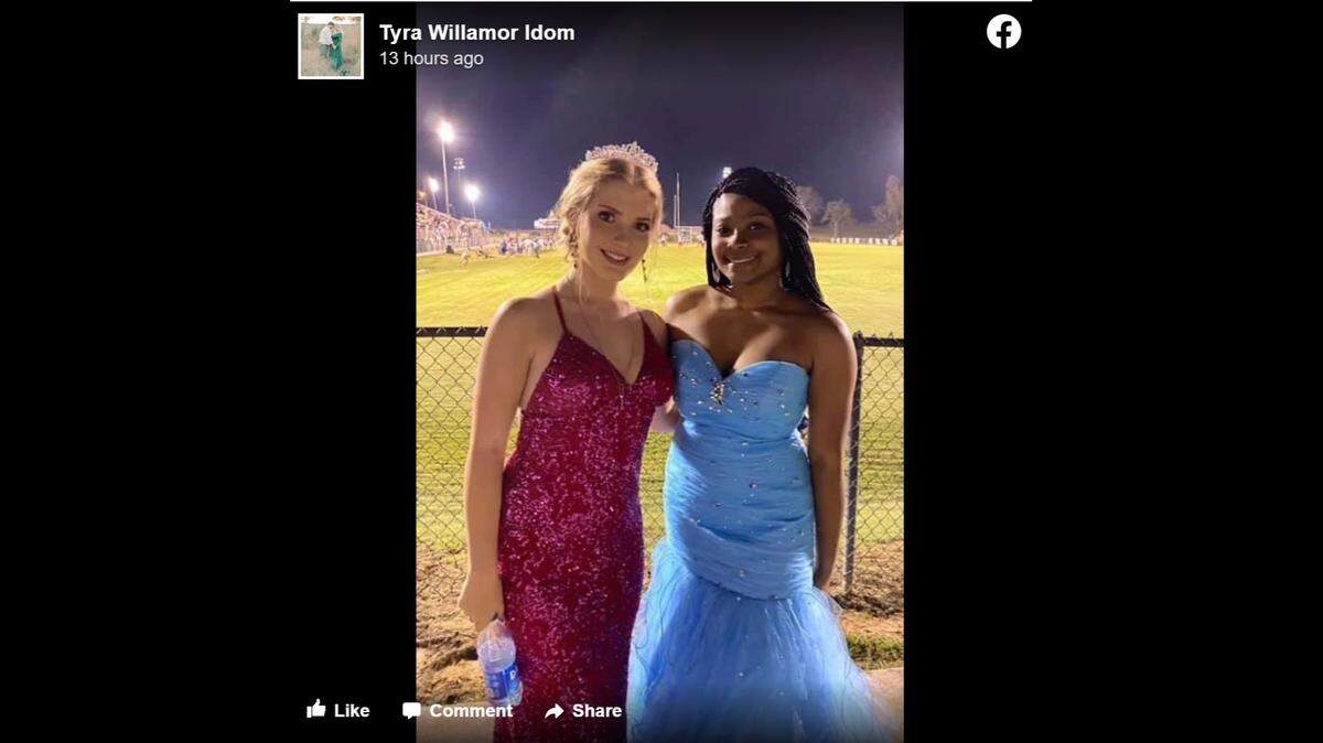 After winning homecoming queen, Forrest County Agricultural High School senior Nyla Covington (right) gave away her crown to friend and classmate Brittany Walters.