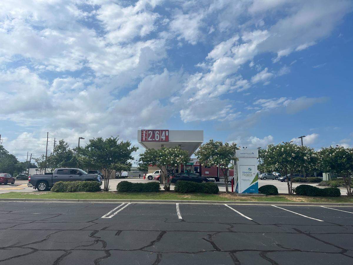 A Murphy USA gas station at 190 Eisenhower Drive in Biloxi displays gas being sold at a rate of $2.64 per gallon.