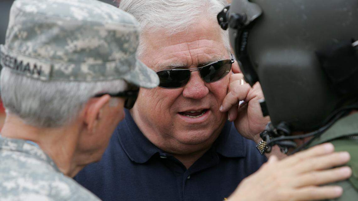 ‘Now I get it.’ Former Gov. Barbour tells business group how Katrina made George Bush cry