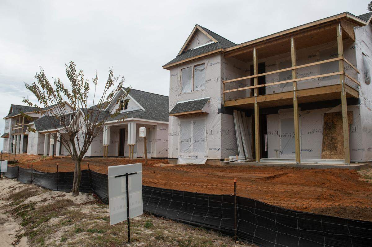 Elliott Homes is building Pointe Breeze at Grande View luxury homes beachfront in Biloxi. just in front of Grand View Apartments.
