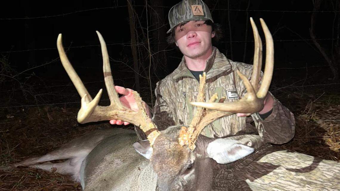 Second chance pays off as Mississippi deer hunter bags enormous 160-class buck