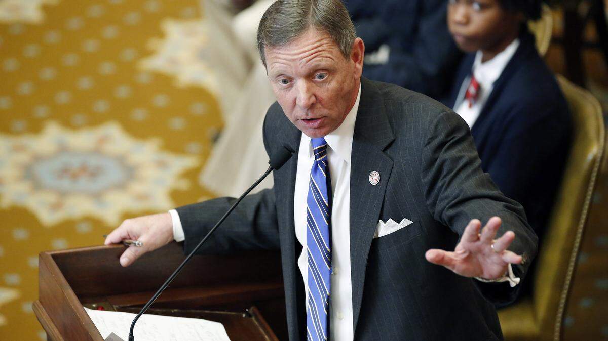 Mark Formby, R-Picayune makes an argument at the Capitol in Jackson on March 31, 2015. (AP Photo/Rogelio V. Solis)