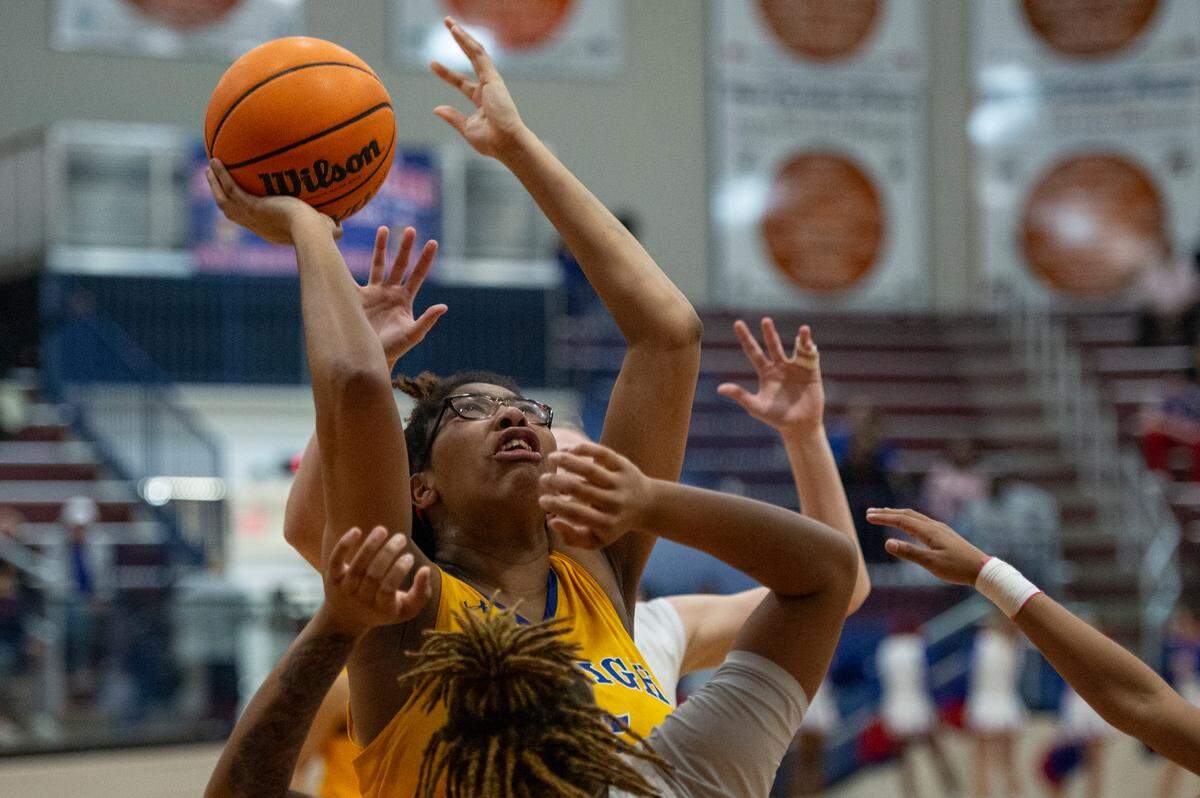 Bay High’s Nakeria Coleman shoots the ball during a game against Pass Christian in Pass Christian on Tuesday, Jan. 23, 2024.