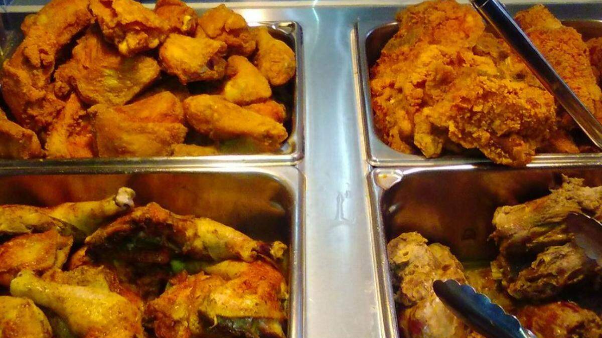 Faye’s Kitchen offers a wide variety of meats and sides in their buffet, but fried chicken is always a part of the mix.