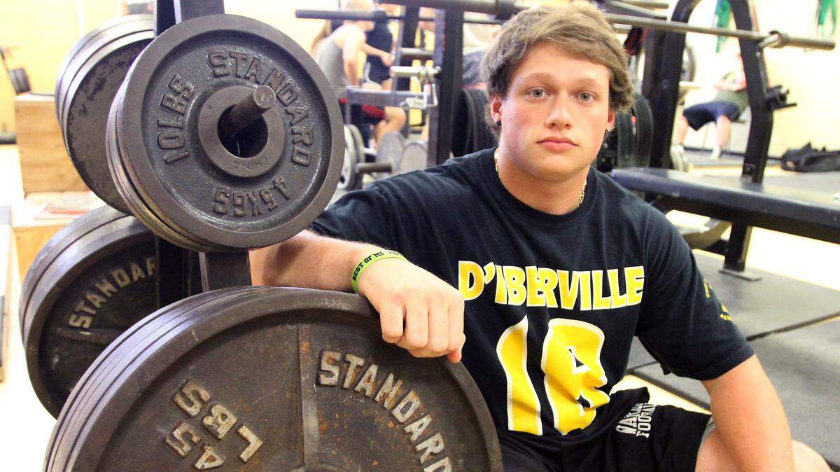 TIM ISBELL/SUN HERALD 
 Cade Ross will lead the D'Iberville Powerlifting team to the state championship, Saturday.