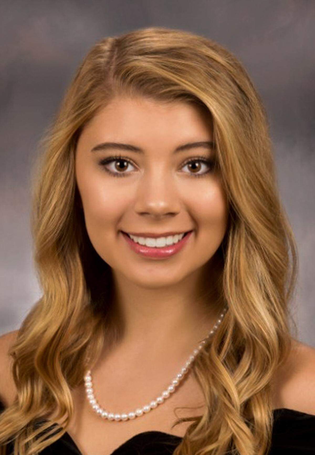 Biloxi HS Valedictorian Piper Lind