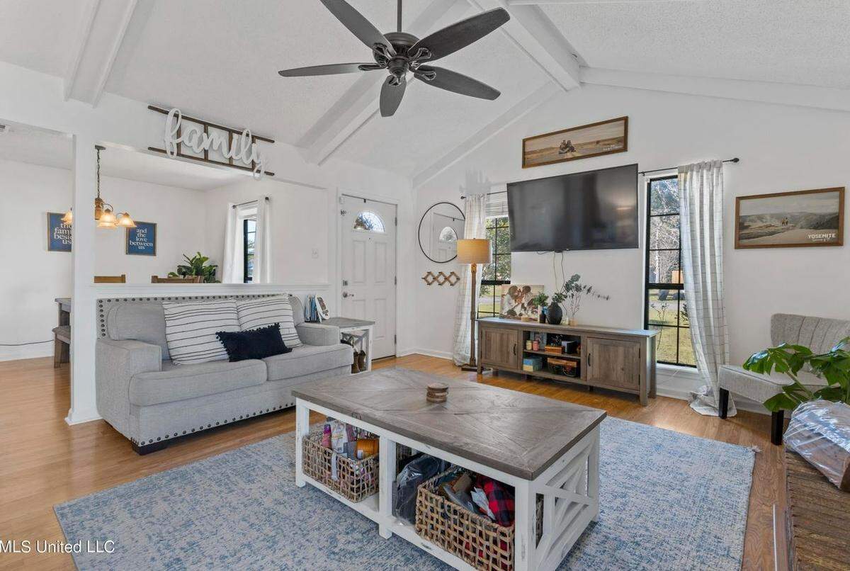 746 Live Oak Dr., Biloxi, MS 39532