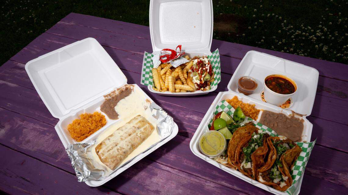 Reviewing the food at an unbelievable hidden South Mississippi taco shop