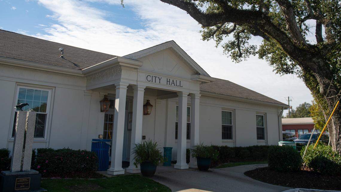 Attorney dispensing ‘bad’ legal advice to South MS city, two board members claim