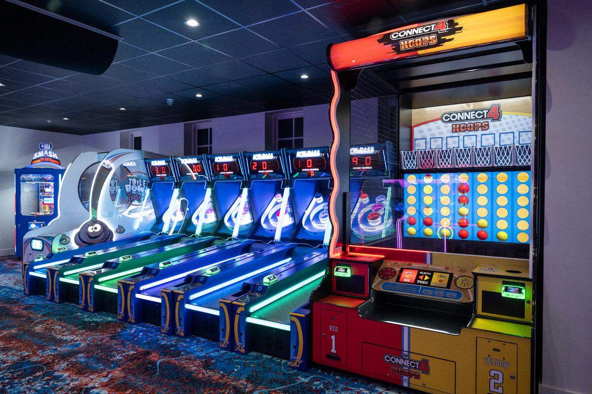 Arcade games at Hippie Fish at Centennial Plaza in Gulfport on Thursday, June 26, 2025.