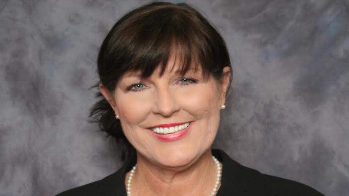 MISSISSIPPI GULF COAST COMMUNITY COLLEGEConnie Winstead-Mackay.
