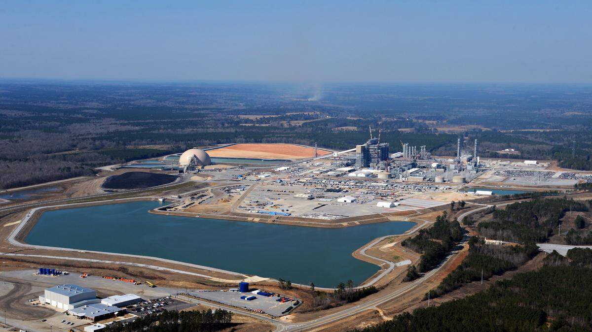 MISSISSIPPI POWER 
 The sprawling Plant Ratcliffe dominates the Kemper County landscape.