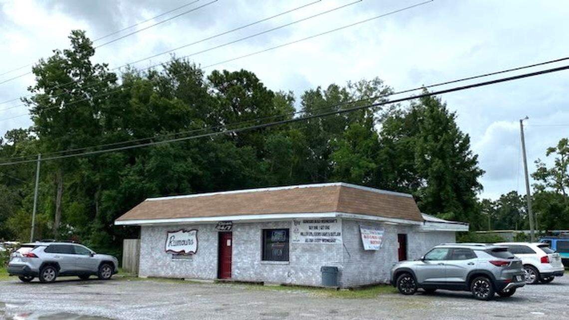 South Mississippi ‘dive bar’ closing doors after more than 30 years in business