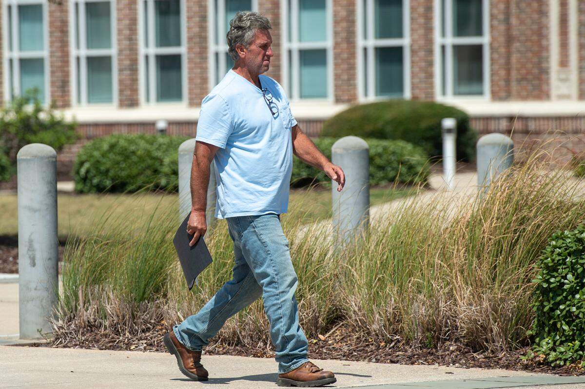 James Allen Knowles, 63, walks out of Dan M. Russell Courthouse in Gulfport on Tuesday, Aug. 15, 2023. Knowles appeared in federal court for an initial appearance on federal charges tied to the the Jan. 6, 2021, riot at the U.S. Capitol.