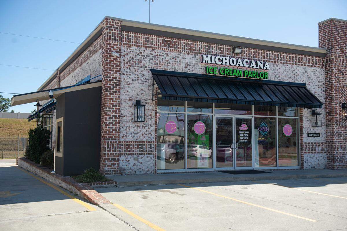 Michoacana Ice Cream Parlor is open in D’Iberville.