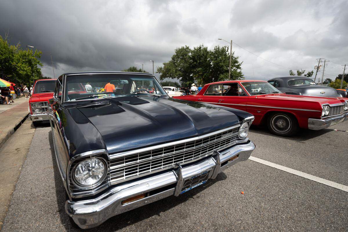 Cars are parked along Main Street during Cruisin’ The River City in Moss Point on Tuesday, Oct. 7, 2025.