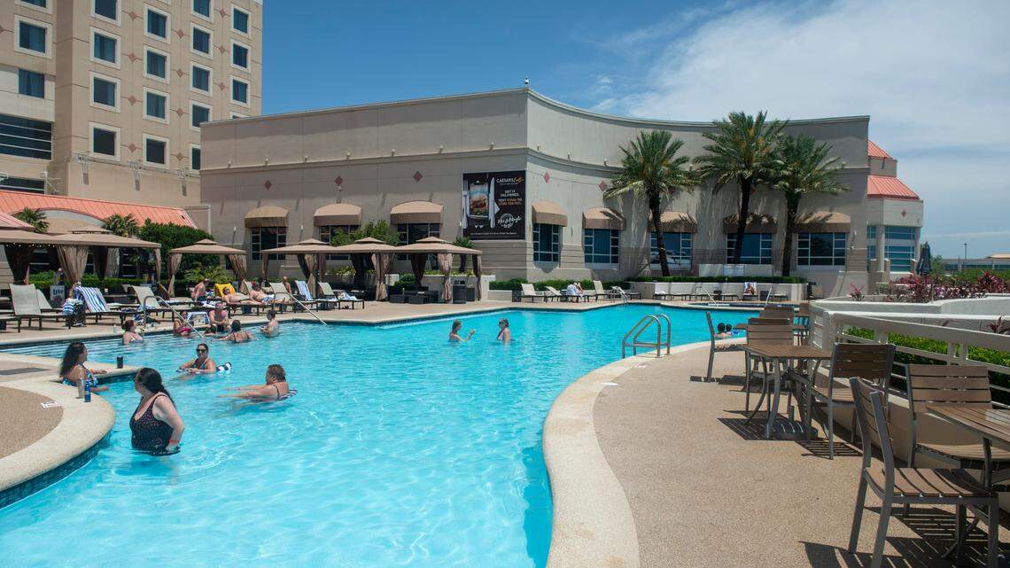 The heated pool at Harrah’s casino in Biloxi is a popular place and now has Purple Zebra Daiquiri Bar.