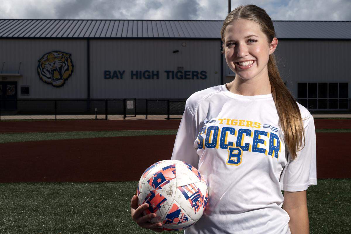 Kamryn LaFontaine helped power Bay High to the state title game in 2026.