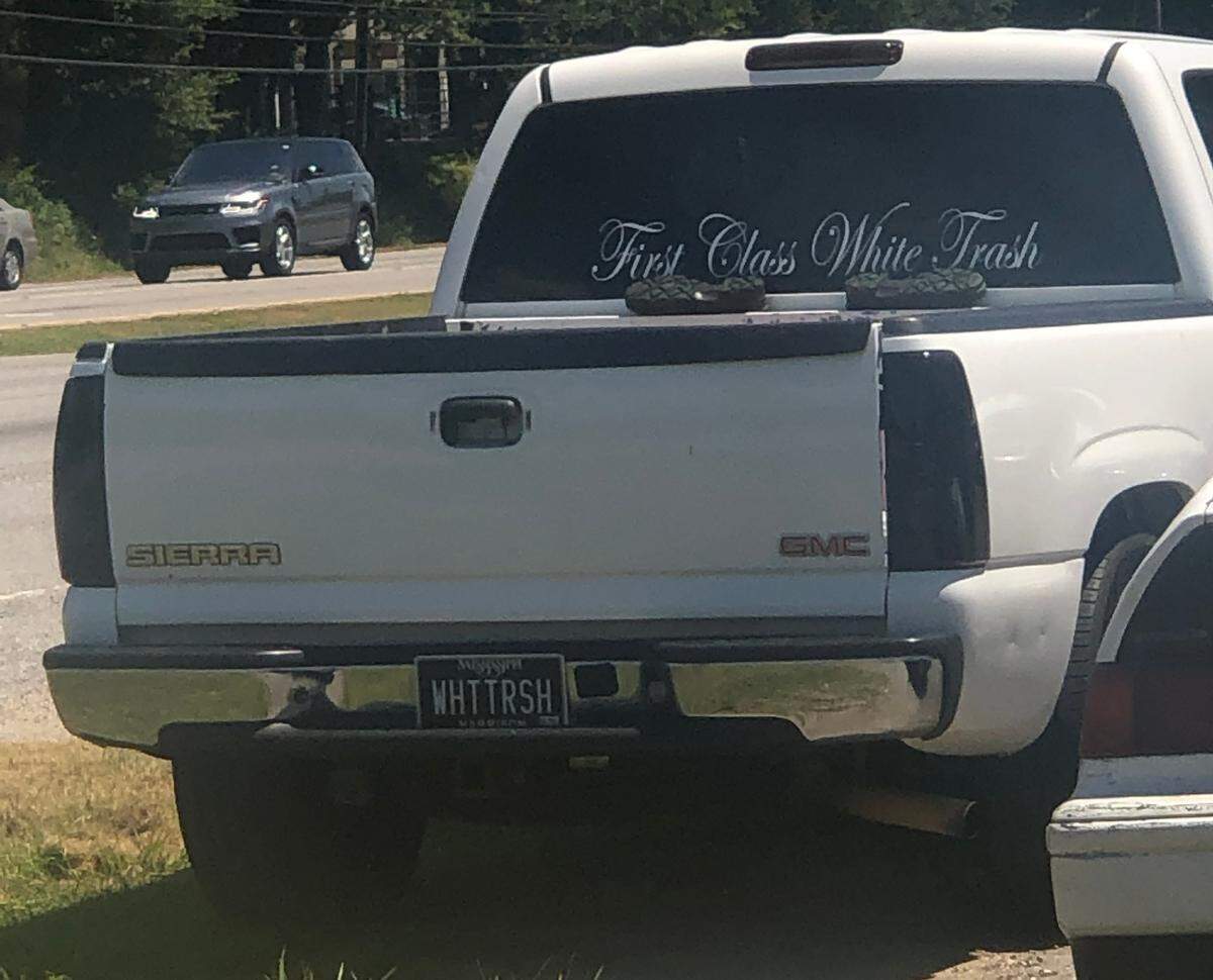 The decal on this truck really adds to the license plate that reads “WHTTRSH”.