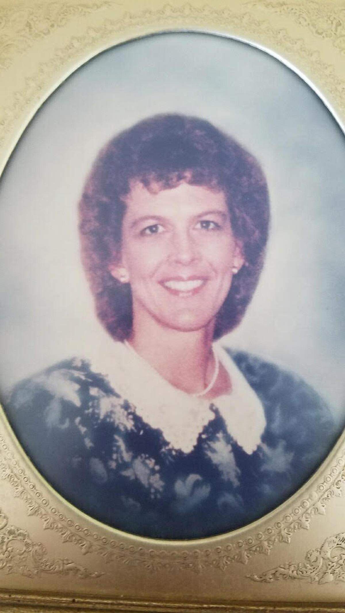 Sherrie Stockwell was beaten to death In Illinois in 1992 when she was 34. Her daughter Stacey Anderson said that when officers visited her home to do welfare check when she didn’t show up for work, her estranged boyfriend, David Adele, had laid a white sheet over her and admitted to murdering her.