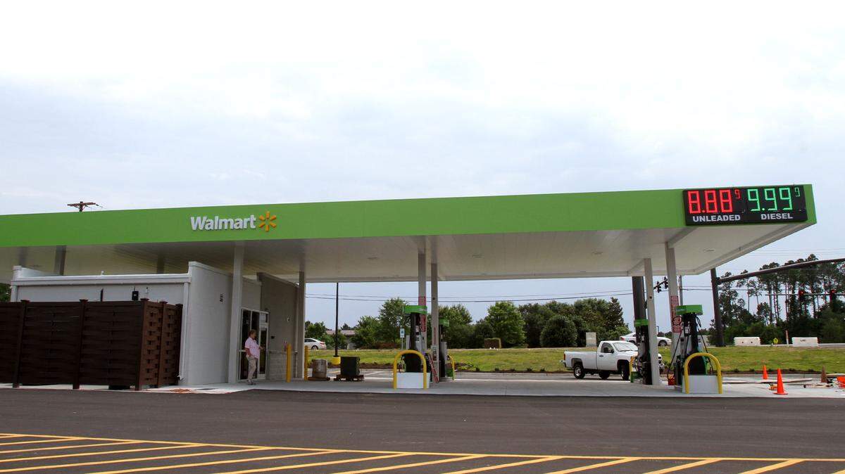 TIM ISBELL/SUN HERALD 
 The Wal-Mart Neighborhood Market on Popp's Ferry Road will have a gas station when it opens June 1.