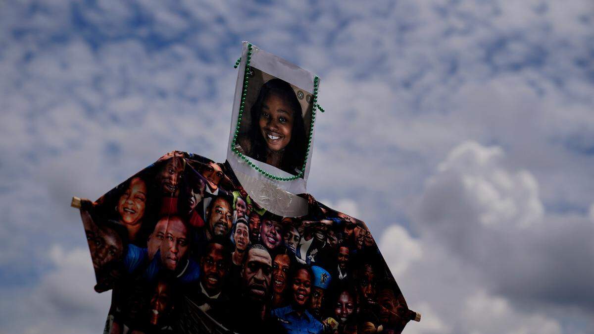Brianna Grier’s family filed a wrongful death suit after her fatal fall from a moving patrol car during her 2020 arrest in Hancock County, GA. (AP Photo/Brynn Anderson, File)