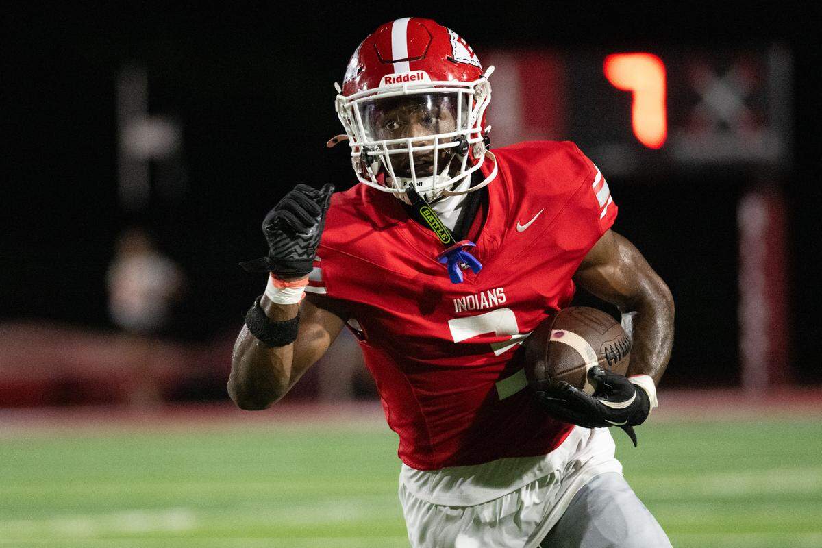 Biloxi running back Jaylan Johnson (3) helped lead the Indians to a Week 2 win Friday over Pascagoula.