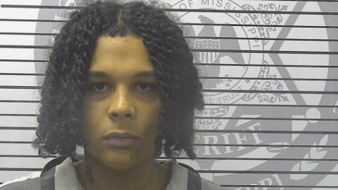 Police searching for MS Coast teenager suspected of shooting two people