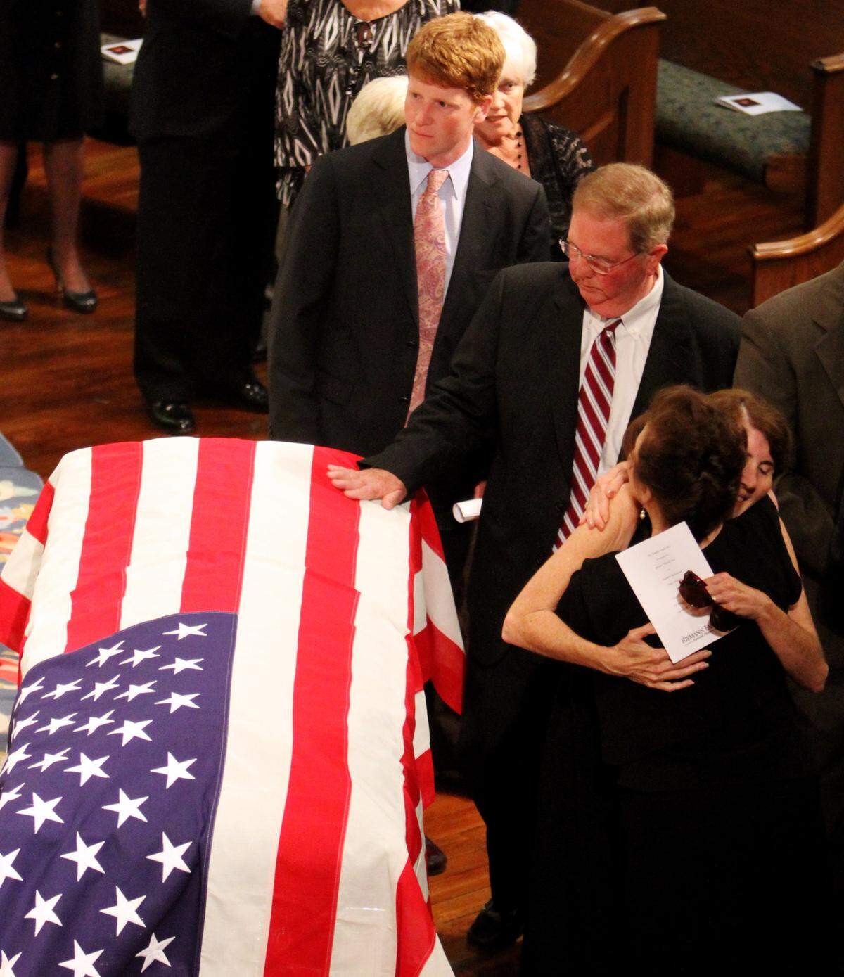 Former Assistant U.S. Attorney Peter Barrett rests his hand on the coffin of U.S. District Judge Dan M. Russell Jr. at Russell’s 2011 funeral in Gulfport. Barrett’s son, state prosecutor Bill Barrett, is standing behind his father. Peter Barrett’s legal career spanned more than 50 years and included the prosecution of Dixie Mafia members who conspired to murder Circuit Court Judge Vincent Sherry and former Councilwoman Margaret Sherry of Biloxi. A professional hitman shot them dead in September 1987.